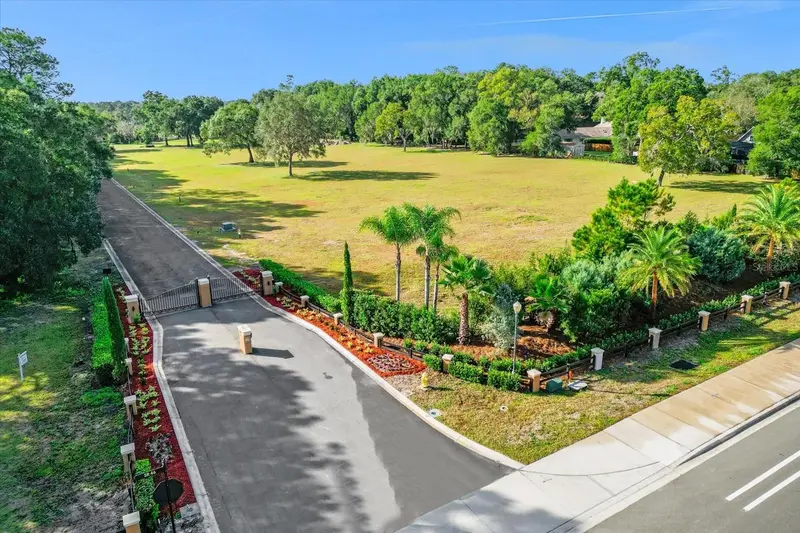 314 Gravina Pt, FL
