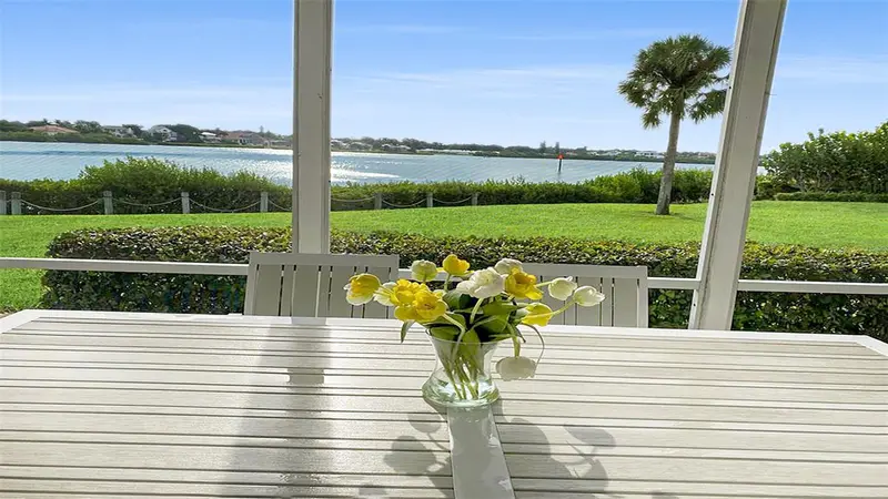1360 Siesta Bayside Dr #1360-D, FL
