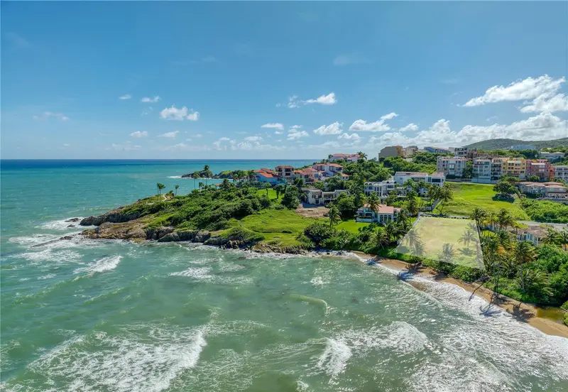 16 Surfside, PR