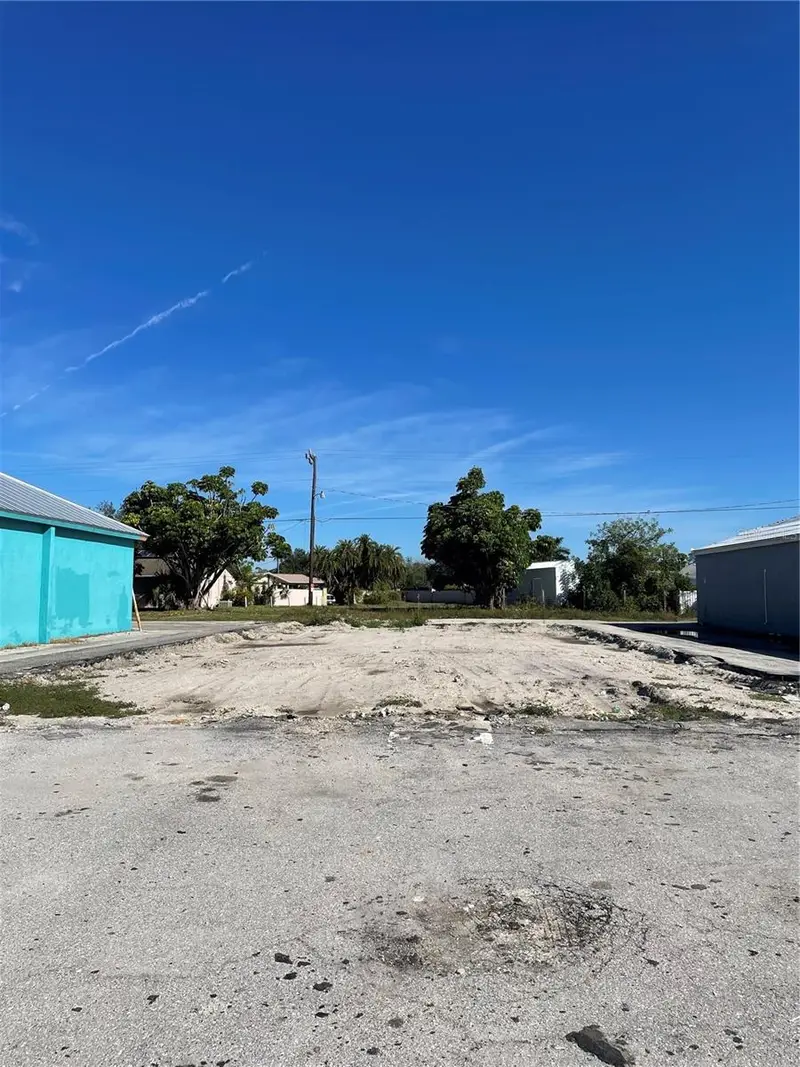 3782 Tamiami Trl #B, FL