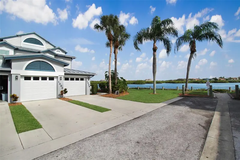 1389 Siesta Bayside Dr #1389-F, FL