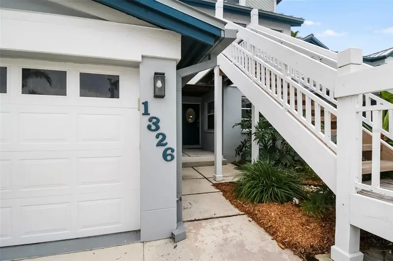 1326 Siesta Bayside Dr #1326-D, FL