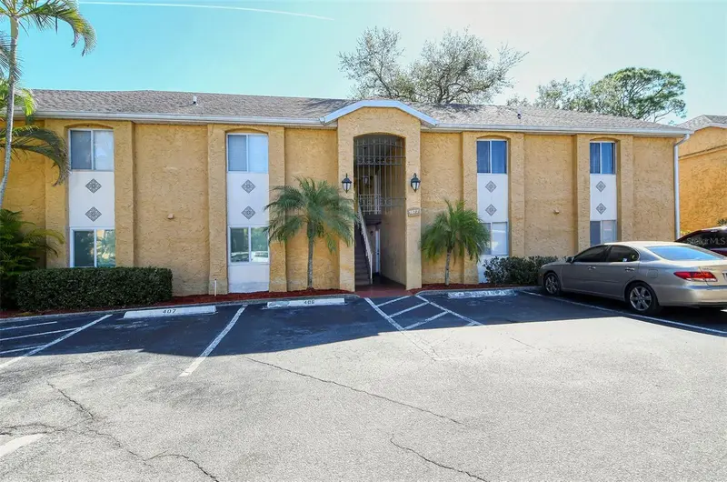 1877 Toucan Way #400, FL