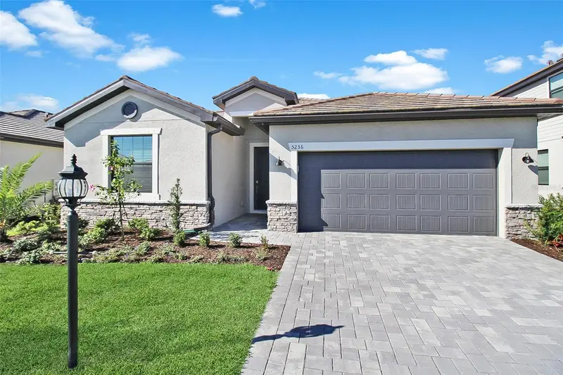 5236 Blue Crush St, FL
