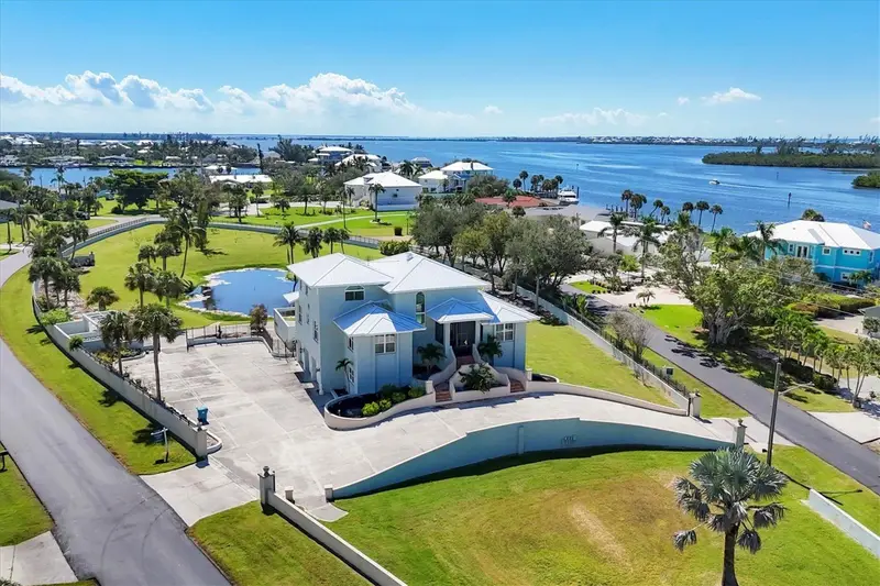 342 Green Dolphin Dr, FL