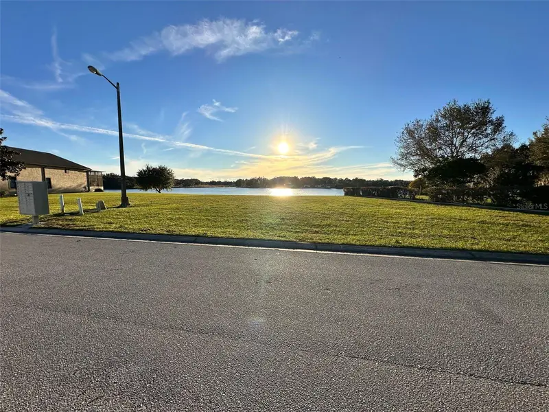 528 Meandering Way, FL