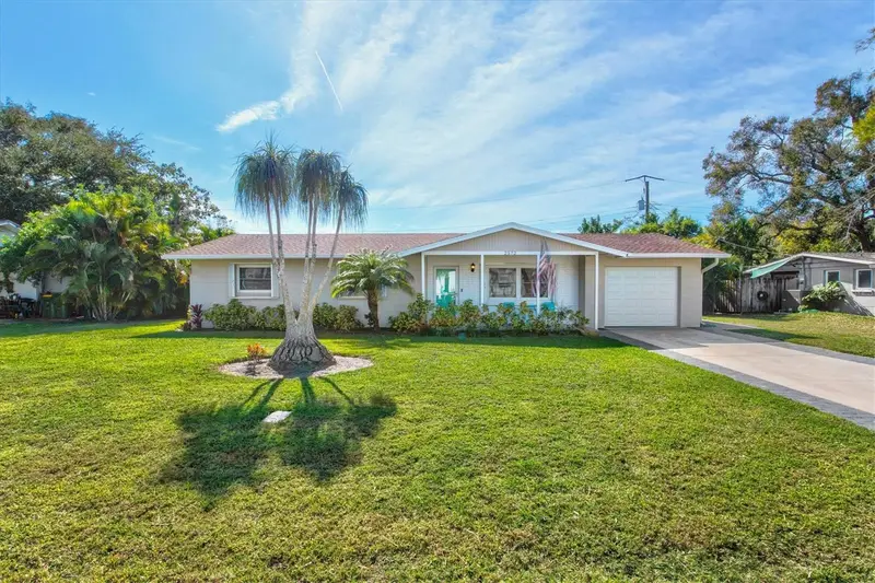 2572 Jefferson Cir, FL