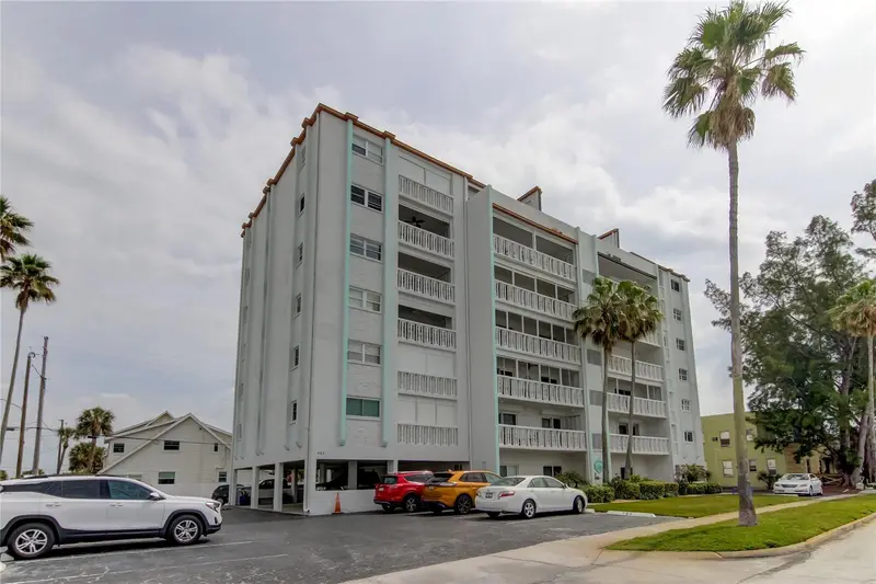 403 Gulf Way #504, FL