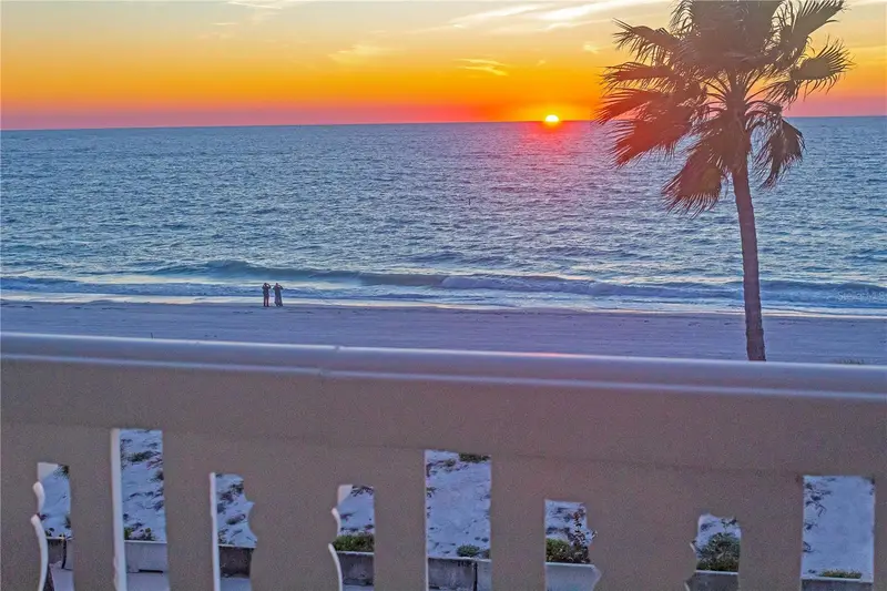 403 Gulf Way #504, FL
