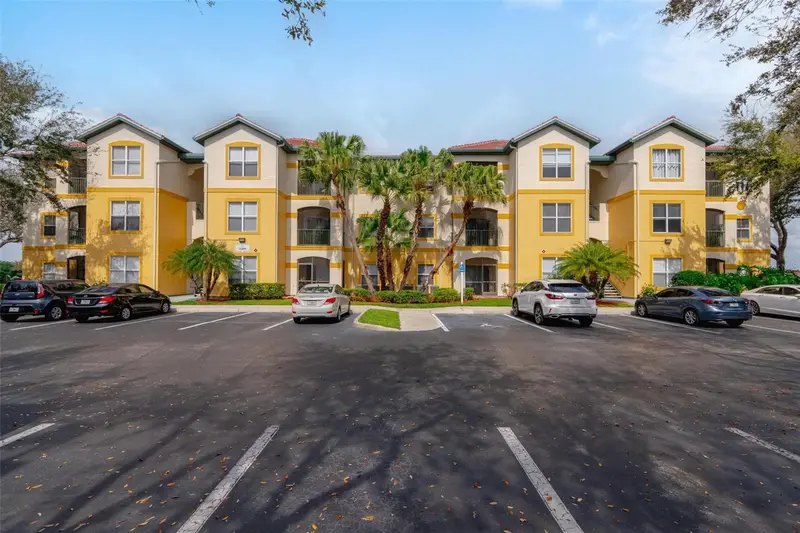 11490 Villa Grand #221, FL
