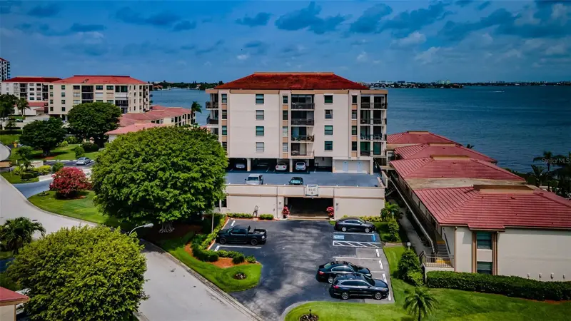 6145 Sun Blvd #607, FL