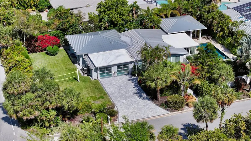 425 Mckinley Dr, FL