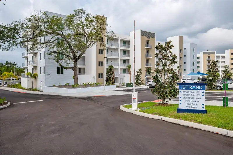 1703 N Tamiami Trl #207, FL