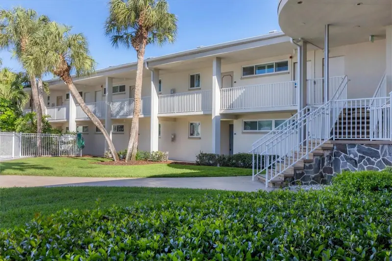 500 S Washington Dr #5b, FL