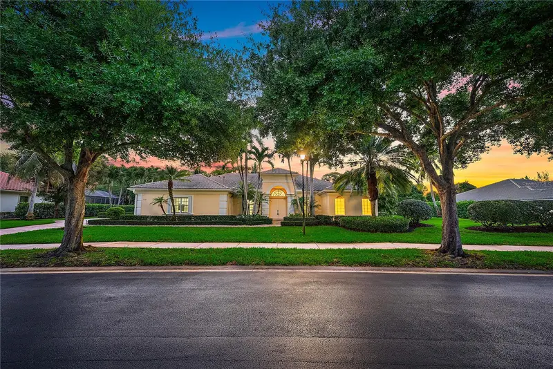 133 Mystic Ln, FL