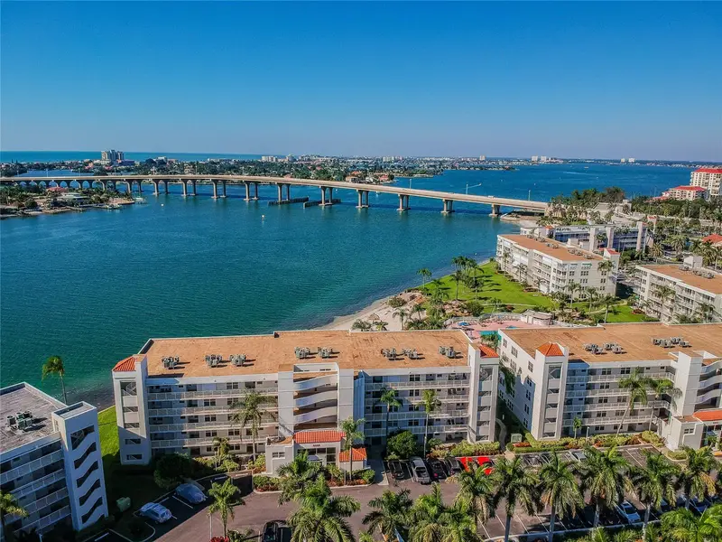 6061 Bahia Del Mar Cir #347, FL