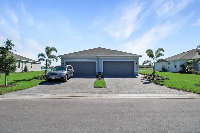 8829 Saint Kitts Cir, FL