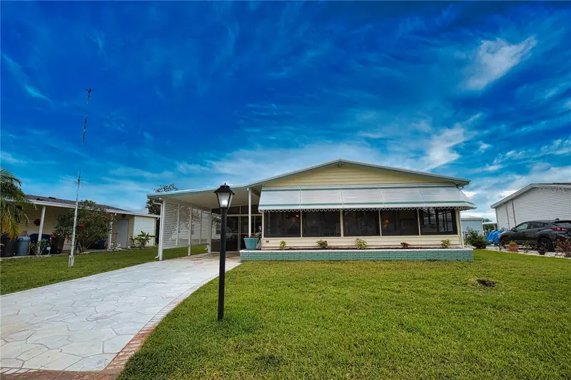 914 Iglesia Dr, FL