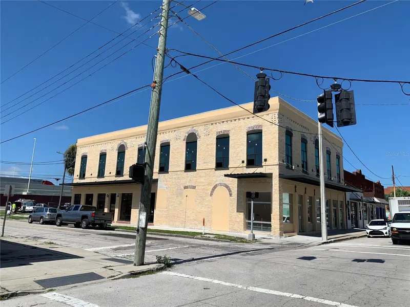 2100 W Main St, FL