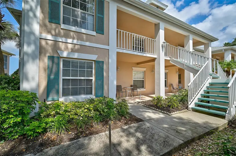 4215 Caddie Dr E #101, FL
