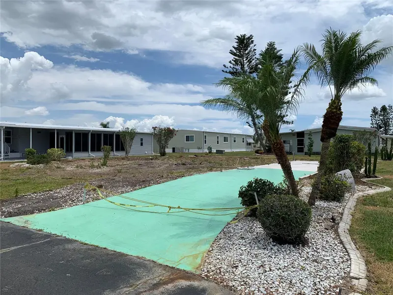 405 Chiquita, FL