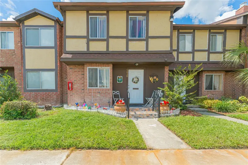 5038 Downing St #7, FL