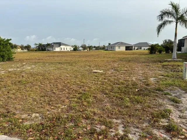 24508 Wallaby Ln, FL