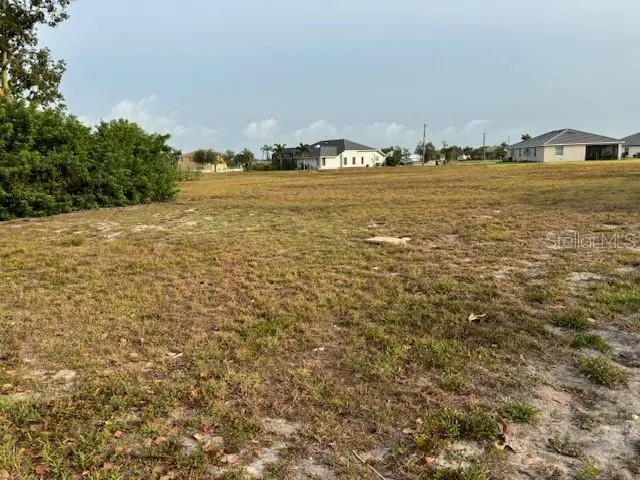 24508 Wallaby Ln, FL