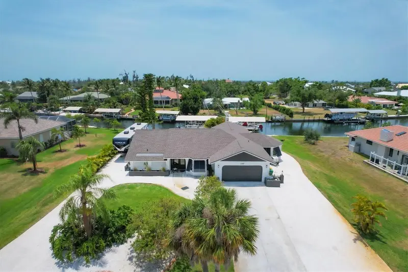 245 Spaniards Rd, FL