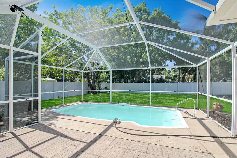 2403 19th Ave W, FL