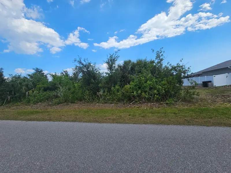 15595 Stuart Cir, FL