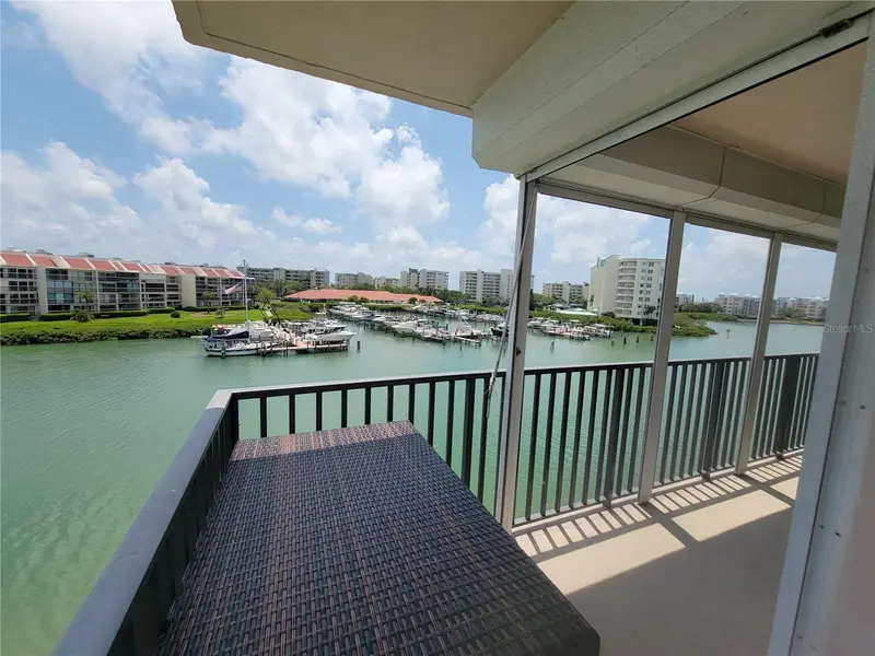 7600 Sun Island Dr S #408, FL