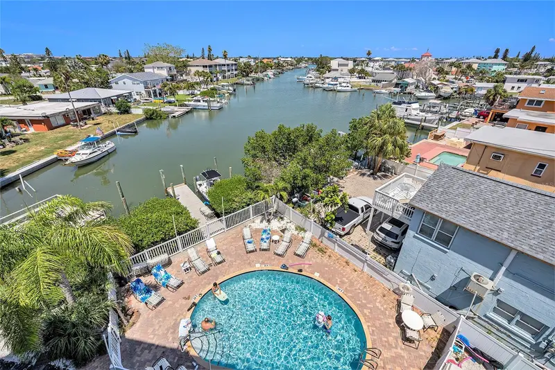 13999 Gulf Blvd #406, FL