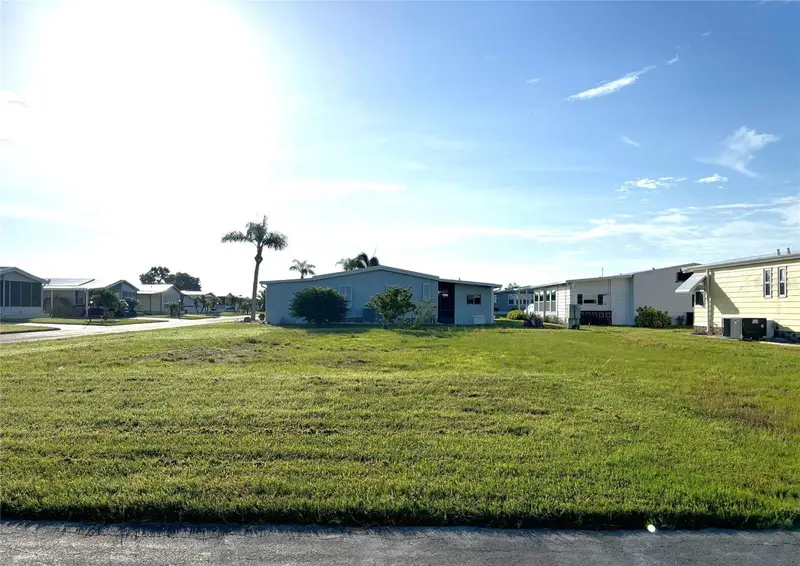 602 La Jolla Cir, FL