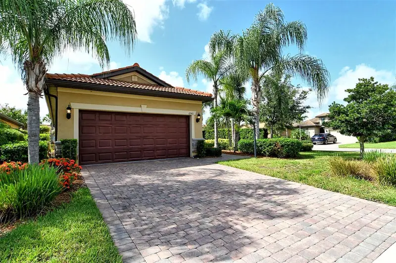 6743 Haverhill Ct, FL