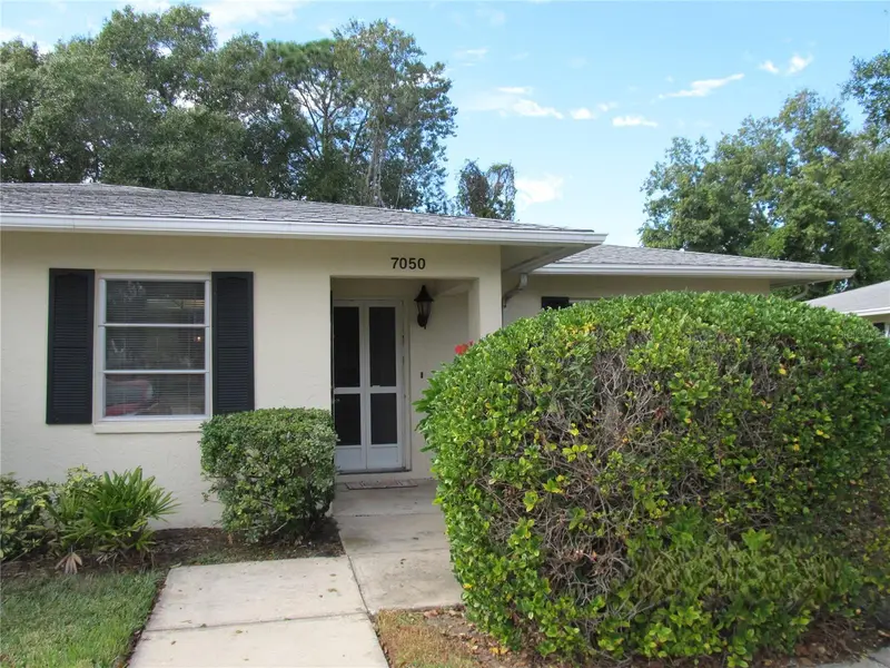 7050 W Country Club Dr N #10-A, FL