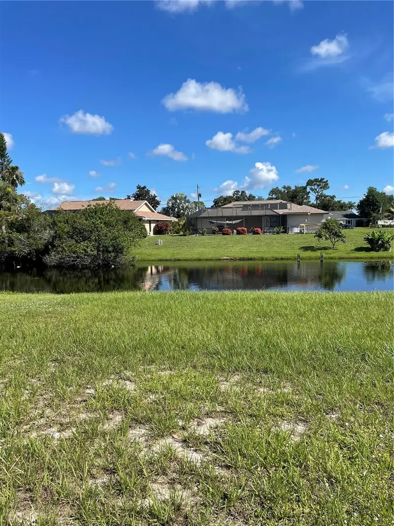 130 Mark Twain Ln, FL