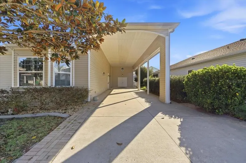 323 Travelers Dr, FL