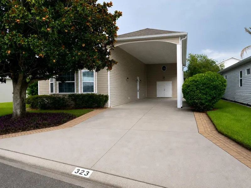 323 Travelers Dr, FL