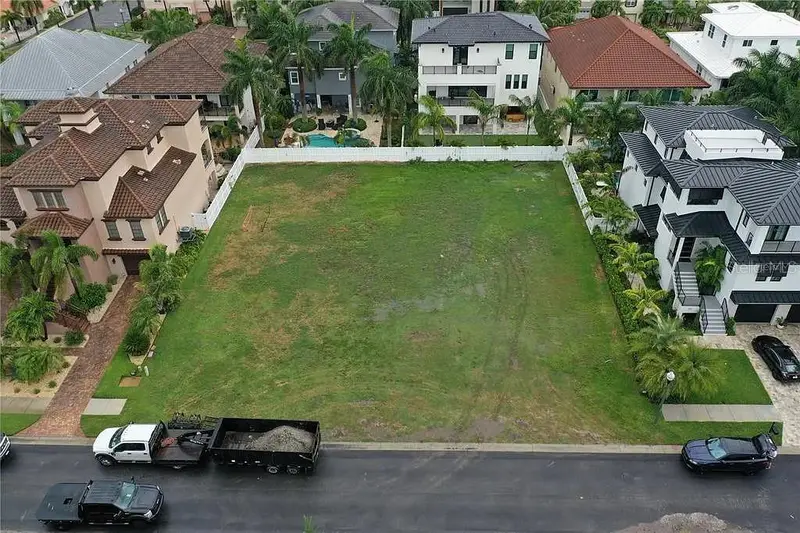 110 Forest Hills Dr, FL