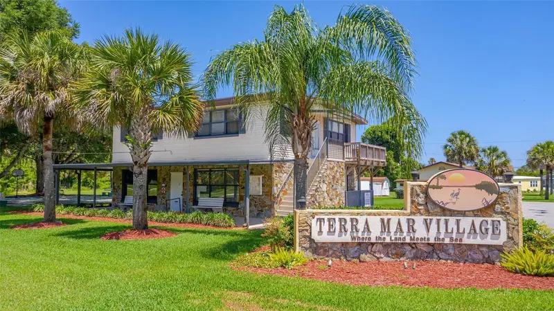 160 Red Bass Ln, FL