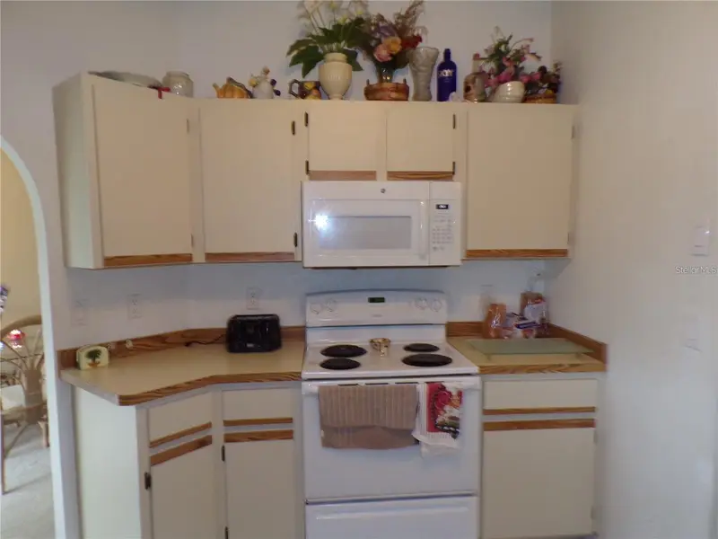 1011 Tropical Ave Nw, FL