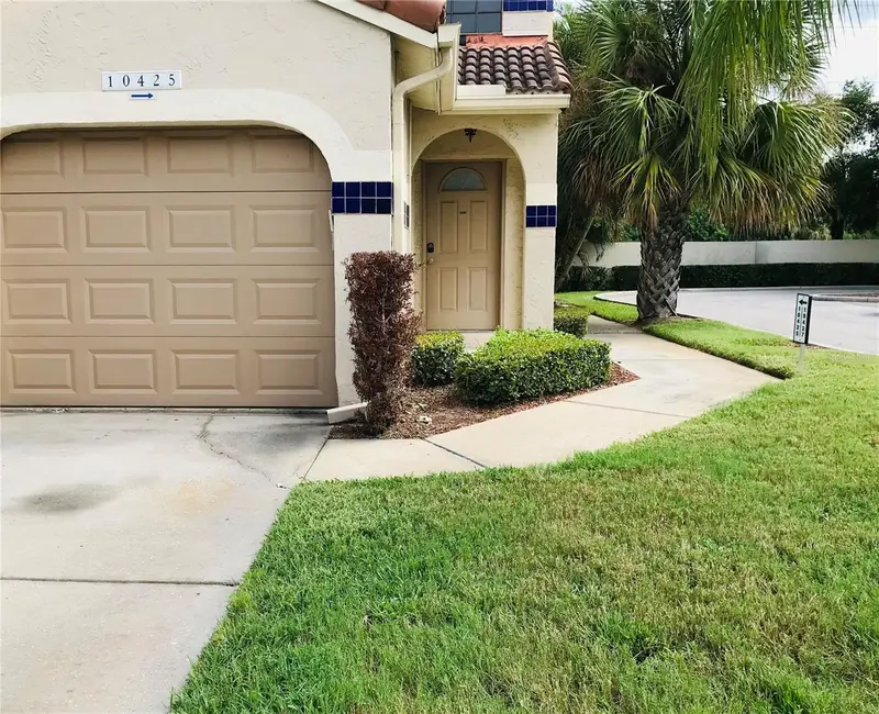 10425 La Mirage Ct #202, FL
