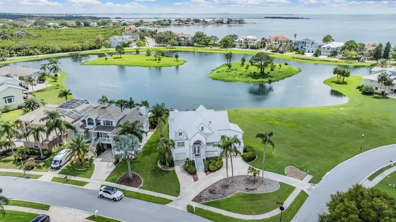 2118 Harbour Watch Dr, FL