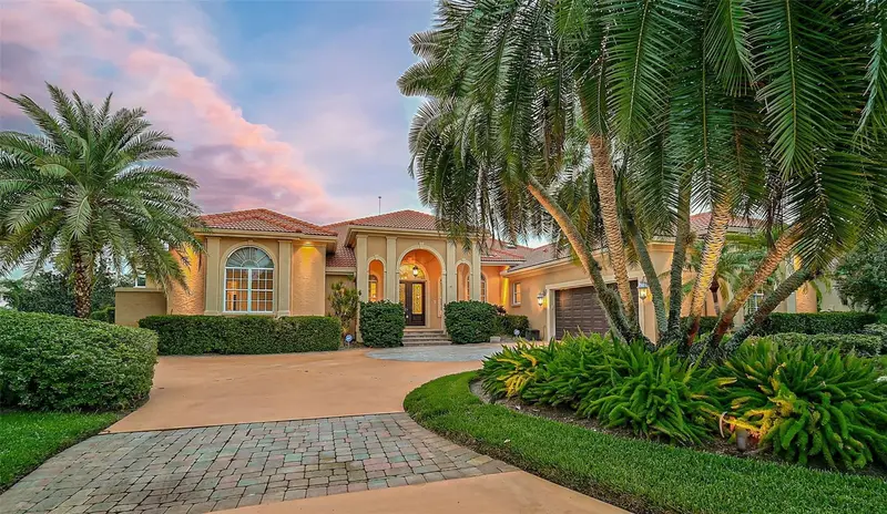 909 Macewen Dr, FL