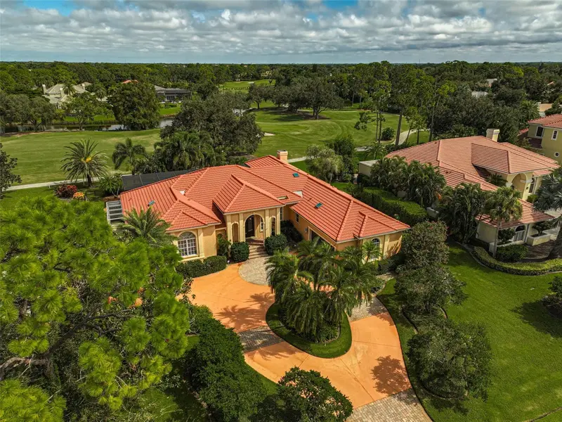 909 Macewen Dr, FL