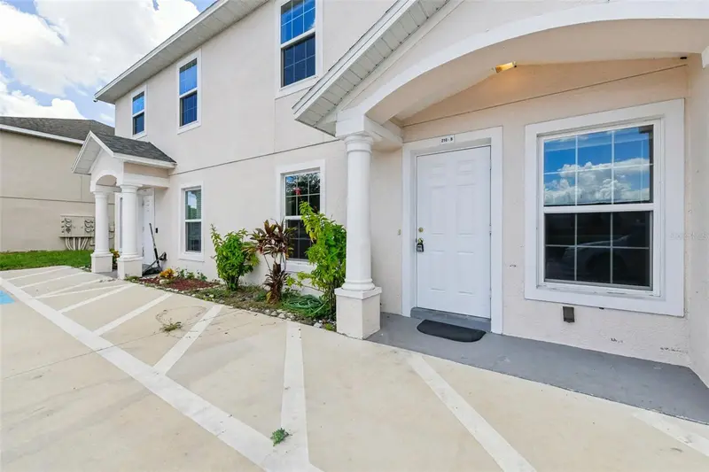 210 Majors Ln #B, FL