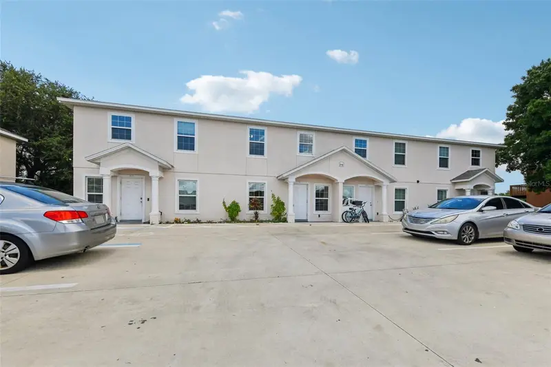 210 Majors Ln #B, FL