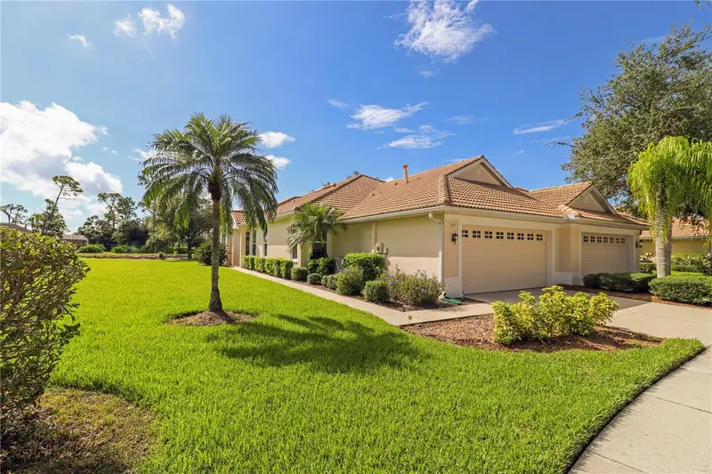 5107 Whispering Oaks Dr, FL