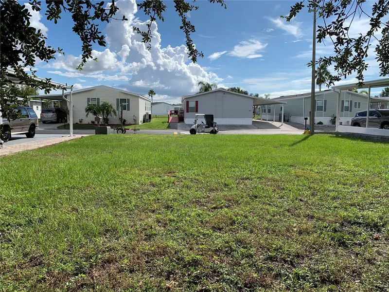223 N Saint George Cir, FL